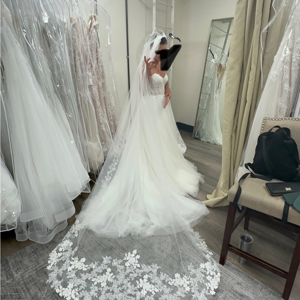 Wedding / or Grad Dress - Size 8 Brand new with tags **. Unworn & Unaltered